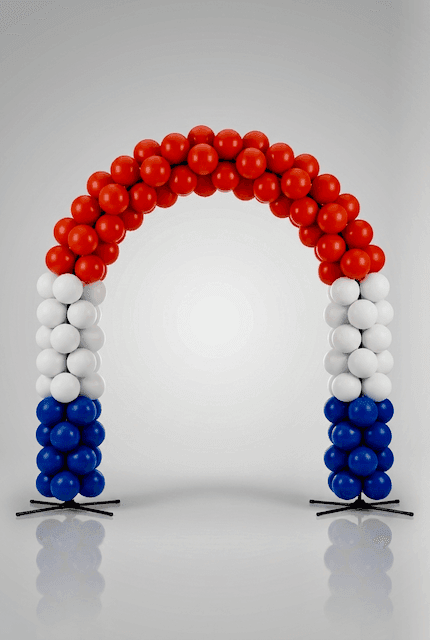 Arco de globos PilaMania en colores arcoíris — forma arqueada clásica de lado, completamente montado sobre fondo blanco