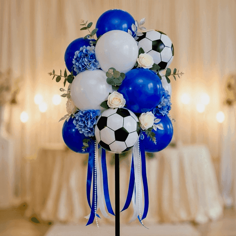 Gran racimo de globos en colores del equipo como explosión floral